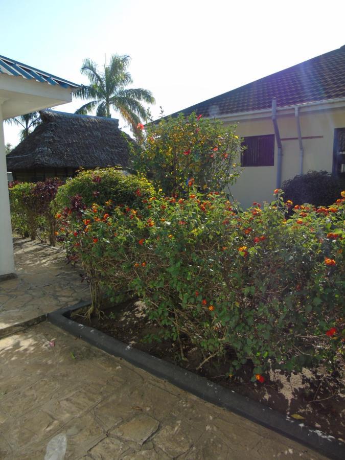 Idc Guest House Багамойо Экстерьер фото