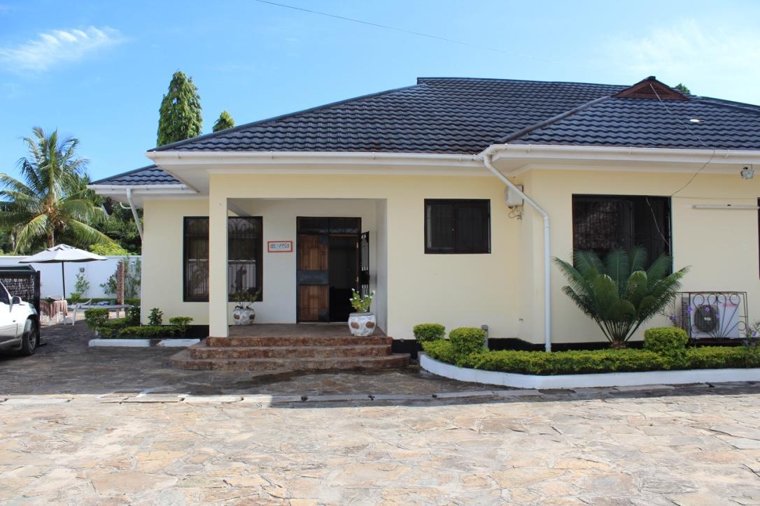 Idc Guest House Багамойо Экстерьер фото
